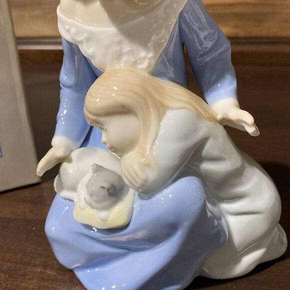 The Parquet Fine Porcelain Collection “Moments Tendres” - Picture 7 of 8